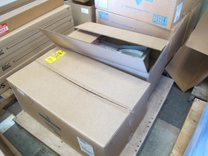 LOT (2) FIXTURES, LIGHTING TYPE, FLOODLIGHT KIND, 120 VAC, 250 WATT PULSE START METAL HALIDE LAMP, 2" O.D. TENON SLIP FIT KNUCKLE FITTER, SWIVEL KNUCKLE, WIDE BEAM DISTRIBUTION, SUITABLE FOR WET LOCATIONS (W-44) LOADING & HANDLING FEE $15-